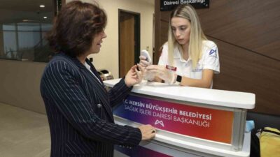 Mersin Büyükşehir Belediyesi, 'Dünya Diyabet Günü' nedeniyle personeline ücretsiz şeker