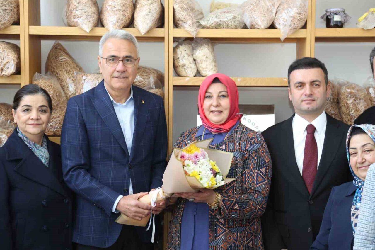 Sivas Ticaret ve Sanayi Odası Başkanı Zeki Özdemir, Vali Yardımcısı