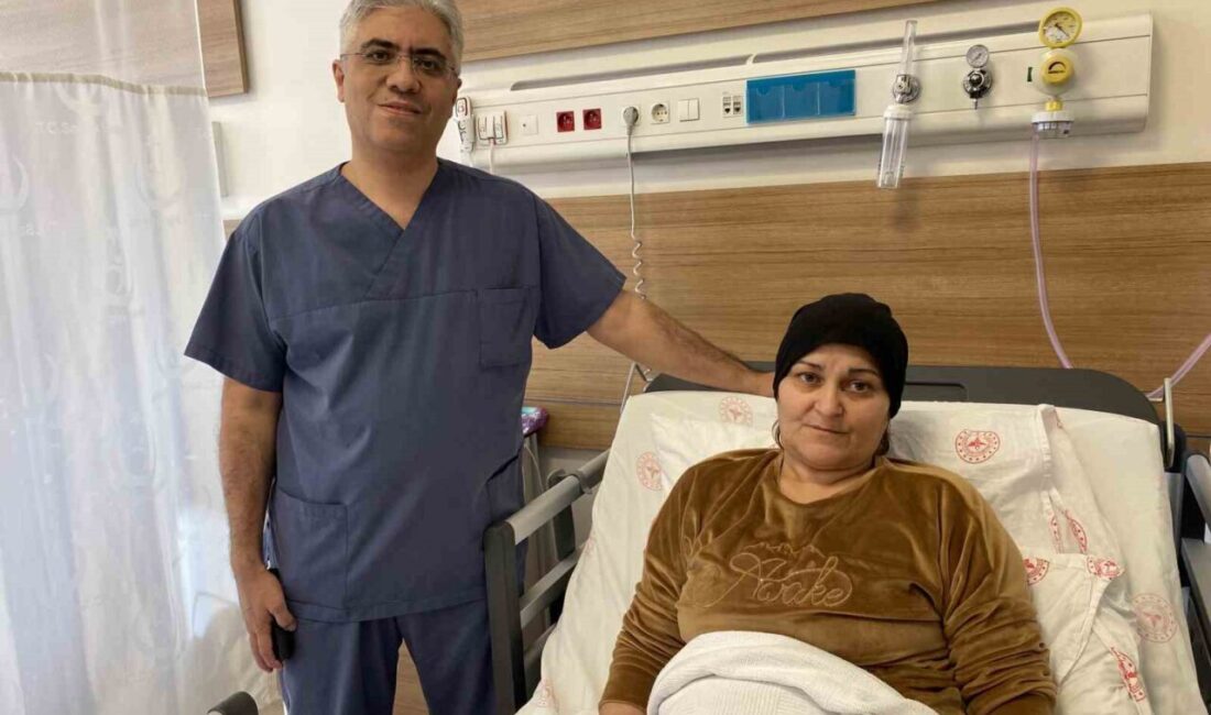 Eskişehir Şehir Hastanesi'nde, 47 yaşındaki Figen Kayhan'a nadir görülen bir