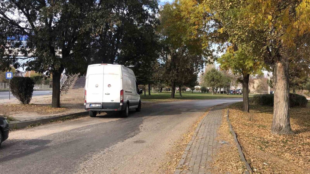 Eskişehir’de Polisin ‘Dur’ İhtarına Uymayan Sürücüye 11.427 TL Ceza Uygulandı