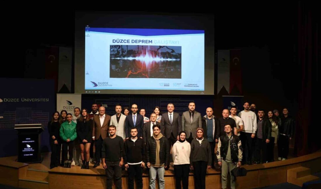 Düzce Üniversitesi'nde düzenlenen deprem çalıştayında, Prof. Dr. Mehmet Emin Arslan,
