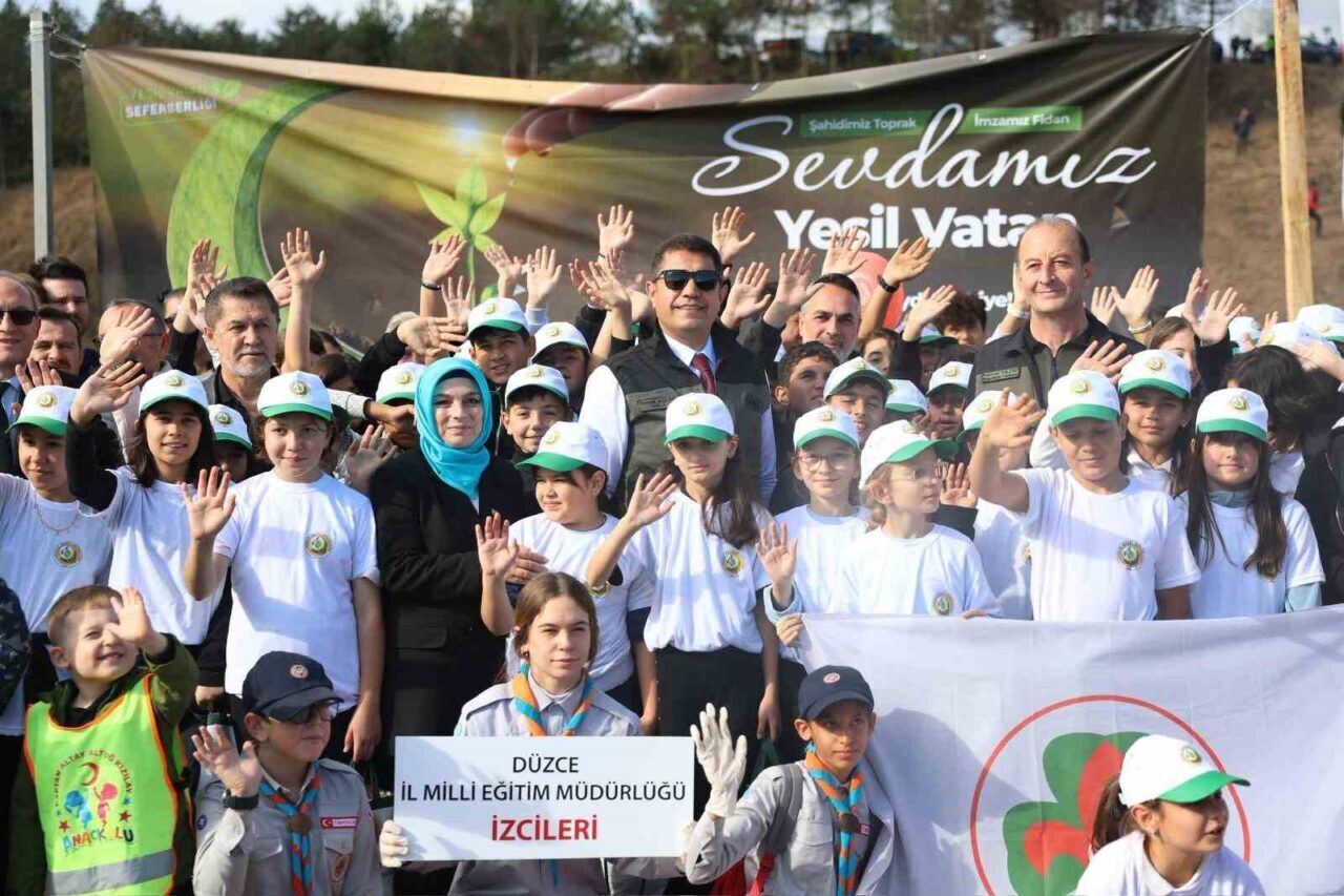 Düzce'de 11 Kasım Milli Ağaçlandırma Günü etkinliği, Gümüşova'da büyük bir