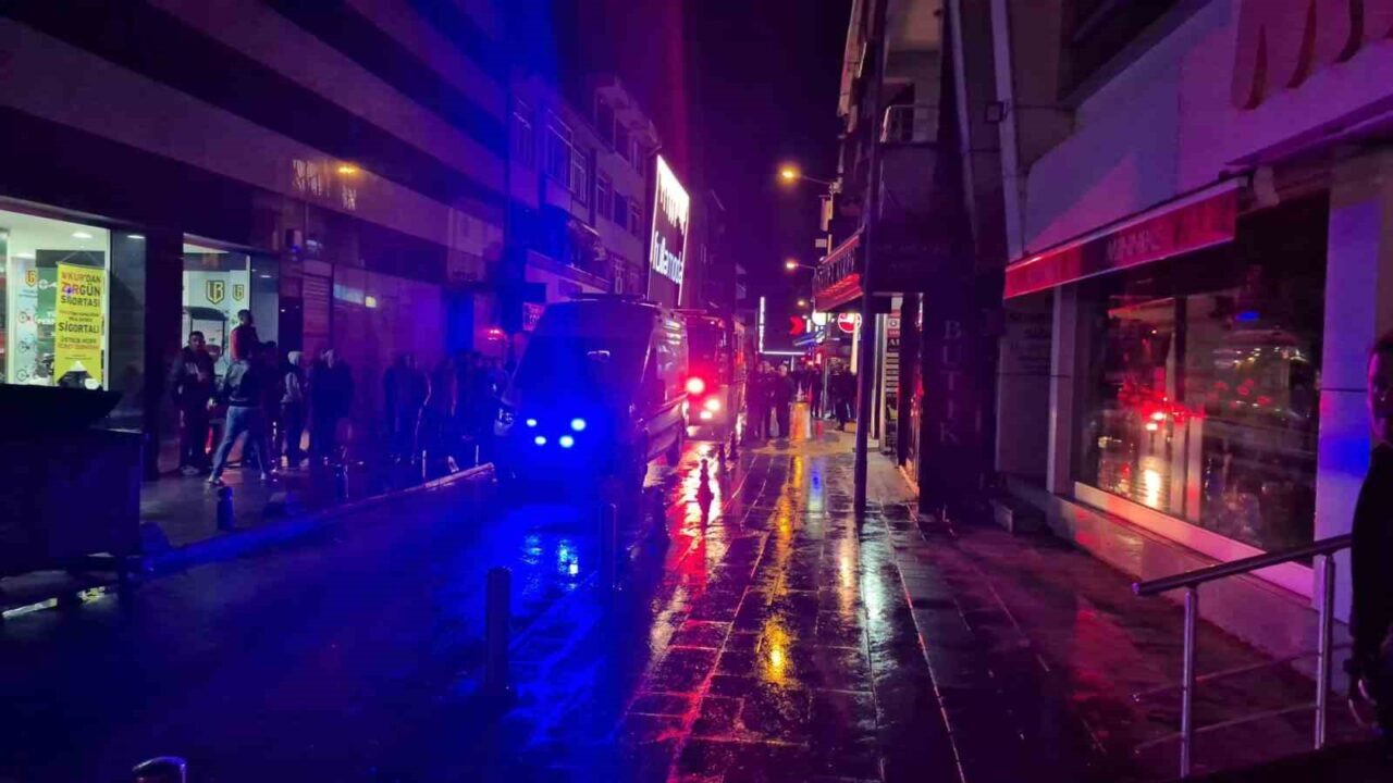 Düzce'de 45 yaşındaki Sevinç Y., bir kadın kuaföründe ölü bulundu.