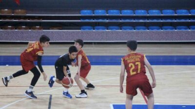 Düzce'de U-14 basketbol erkekler yerel ligi başladı. Düzce Gençlik ve