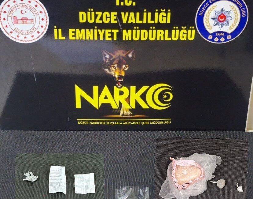 Düzce'de düzenlenen operasyonda, 40 gram metamfetamin ve 1 gram sentetik