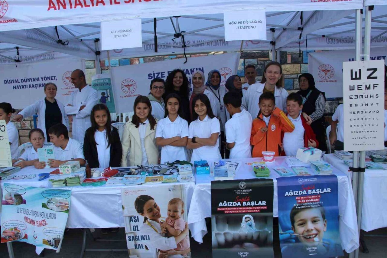 Kumluca'da düzenlenen etkinlikte, çocuklara sağlıklı yaşam alışkanlıkları kazandırmak hedeflendi. İlçe