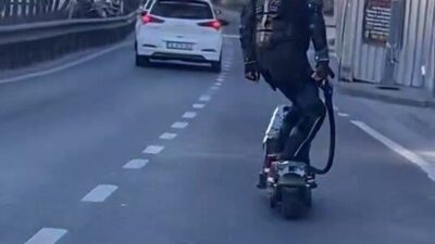 E-5 karayolunda bir vatandaşın scooter ile yolları aşması dikkat çekti.