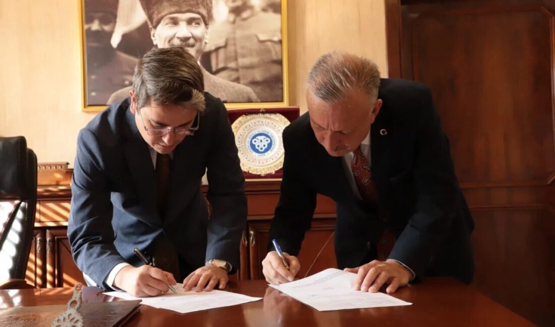 Erzincan Binali Yıldırım Üniversitesi Rektörü Prof. Dr. Akın Levent, Kemaliye'de