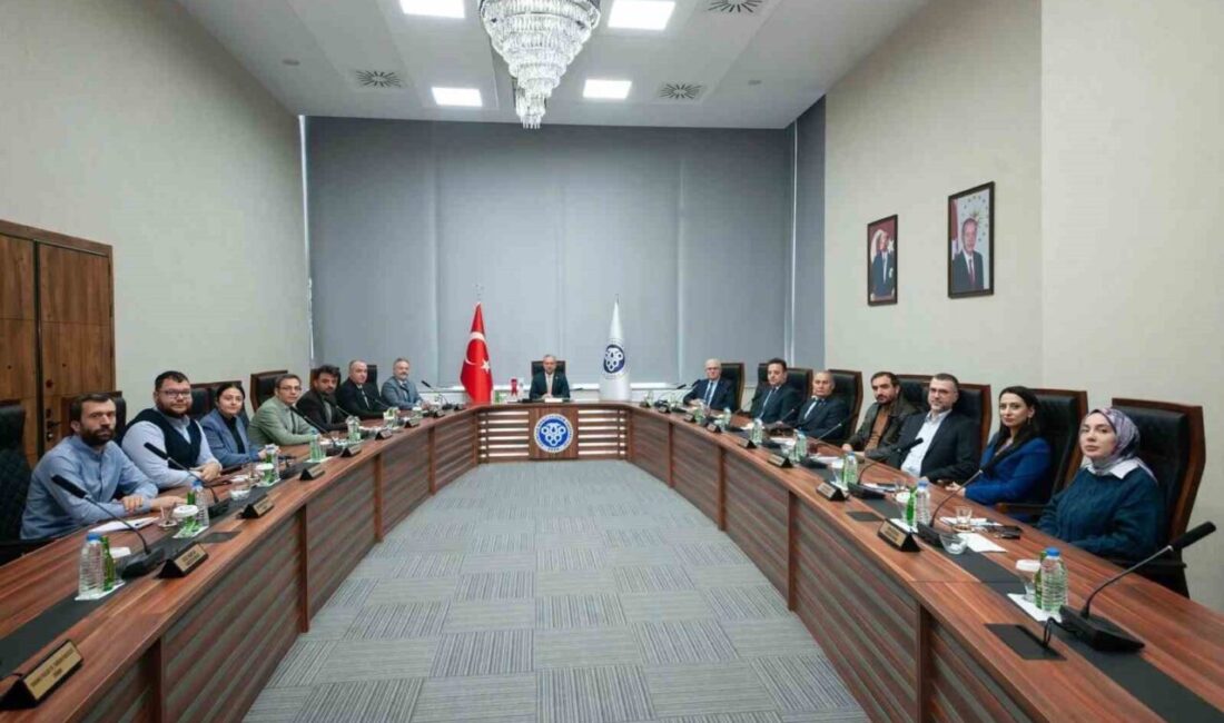 Erzincan Binali Yıldırım ve Atatürk Üniversitesi, Bilimsel İş Birliği Protokolü İmzaladı Erzincan Binali Yıldırım Üniversitesi ile Atatürk Üniversitesi arasında "Bölge Üniversiteleri