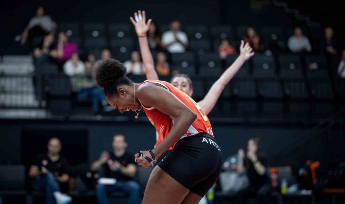 Eczacıbaşı Dynavit, CEV Kadınlar Şampiyonlar Ligi C grubu açılış maçında