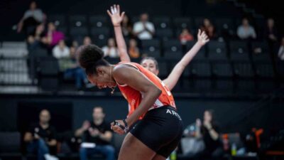 Eczacıbaşı Dynavit, CEV Kadınlar Şampiyonlar Ligi C grubu açılış maçında