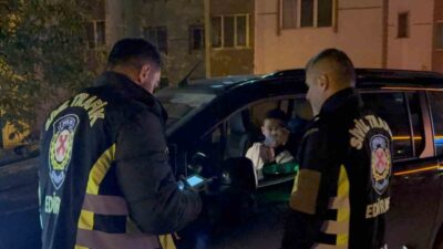 Edirne'de, 1. Murat Mahallesi Cafeler Caddesi'nde yapılan trafik denetiminde 65