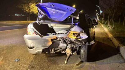 Edirne'nin Kocasinan Mahallesi'nde iki otomobilin çarpışması sonucu 3 kişi yaralandı.