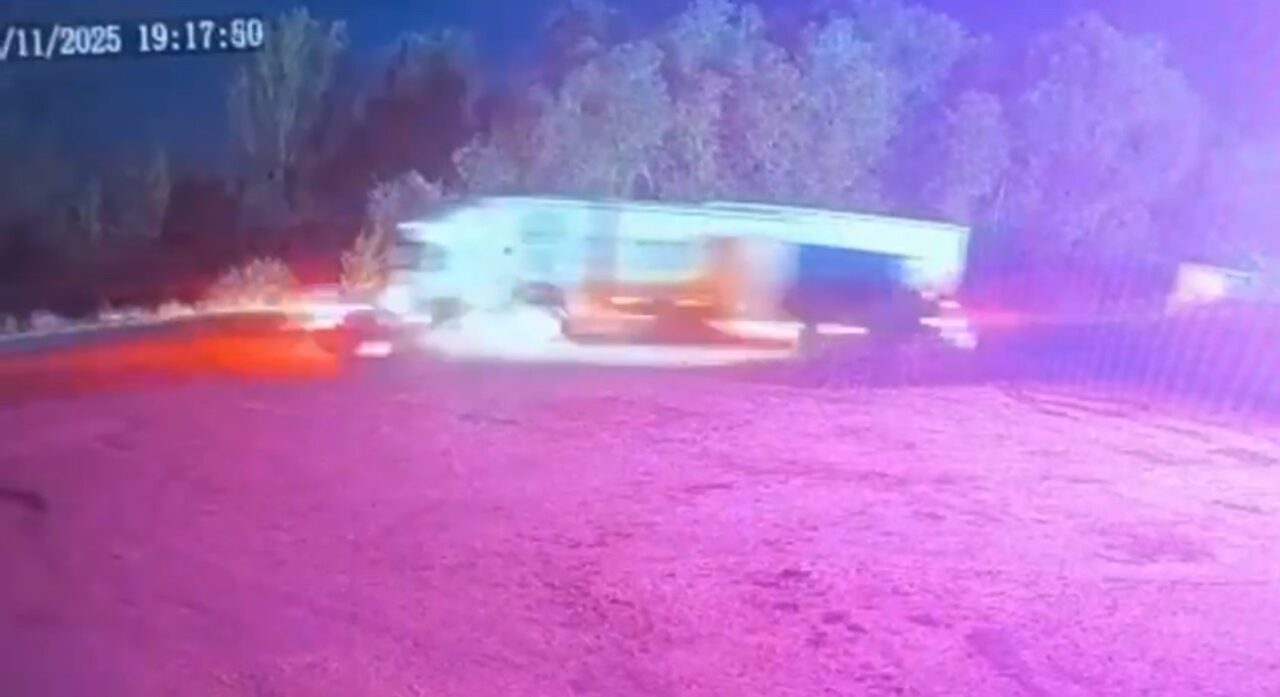 Edirne'de meydana gelen zincirleme kazada, 34 GJR 76 plakalı tırın