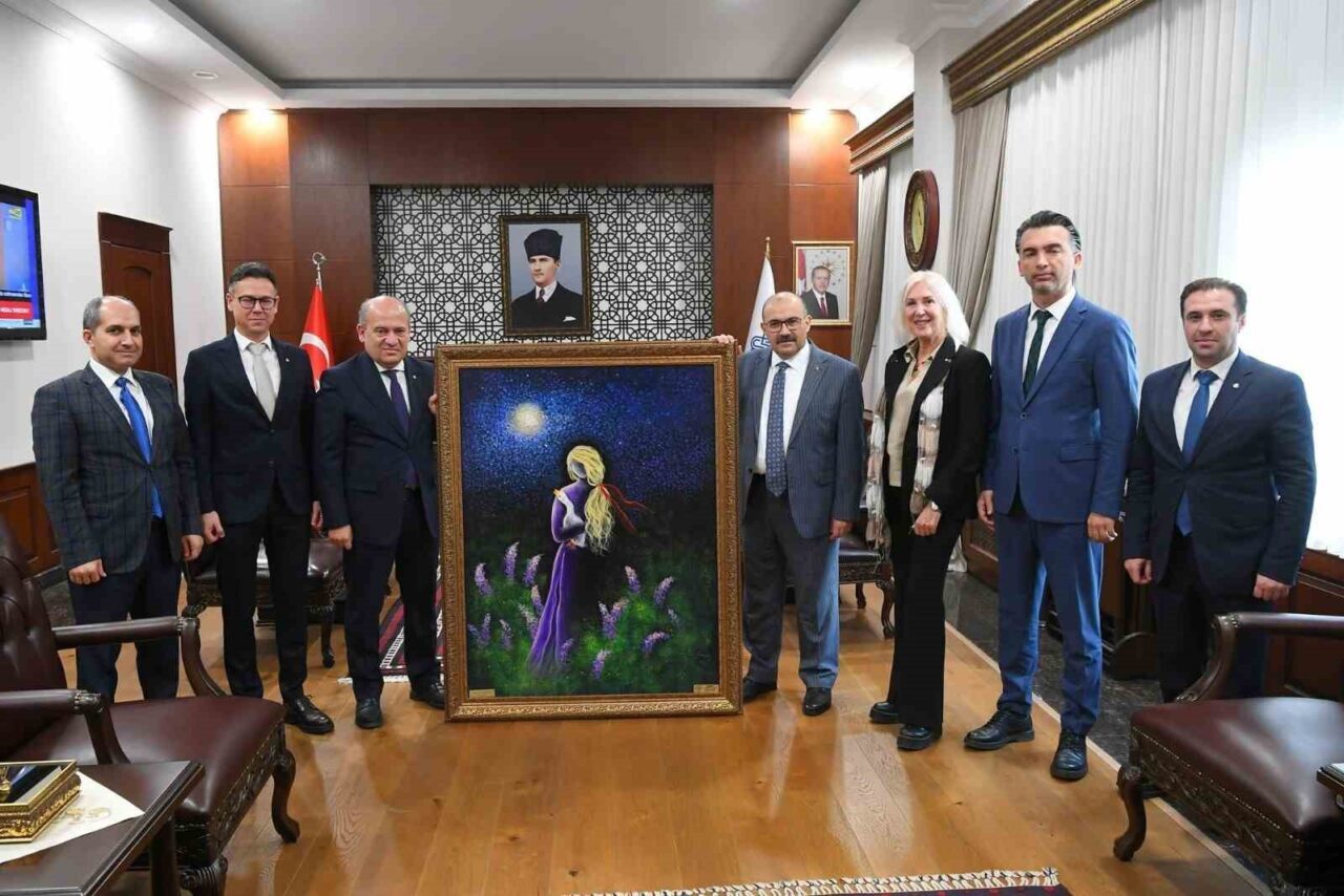 Edremit Ticaret Odası yönetimi, Balıkesir Valisi İsmail Ustaoğlu’nu ziyaret ederek
