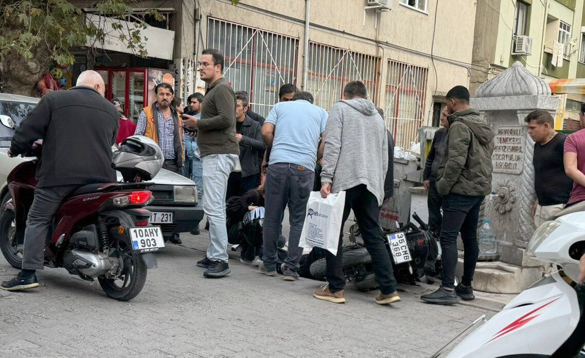 Balıkesir'in Edremit ilçesinde E.K. (16) yönetimindeki motosiklet, Engin E. (47)