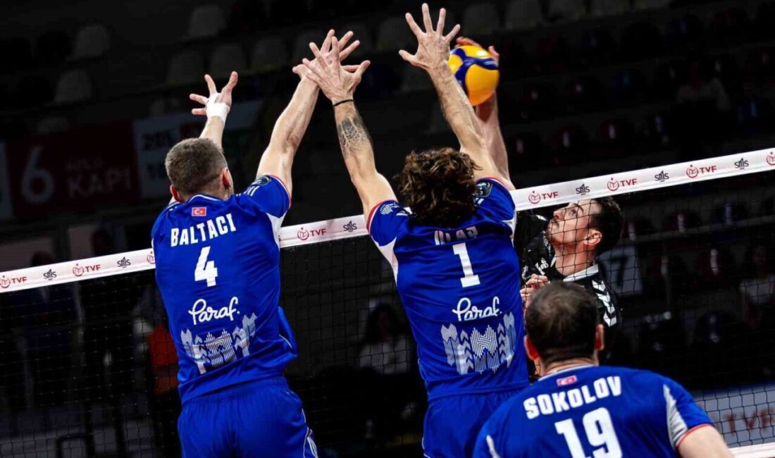 Efeler Ligi'nin 7. haftasında Halkbank, Akkuş Belediyespor'u 3-0 yenerek galibiyetini