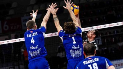 Efeler Ligi'nin 7. haftasında Halkbank, Akkuş Belediyespor'u 3-0 yenerek galibiyetini