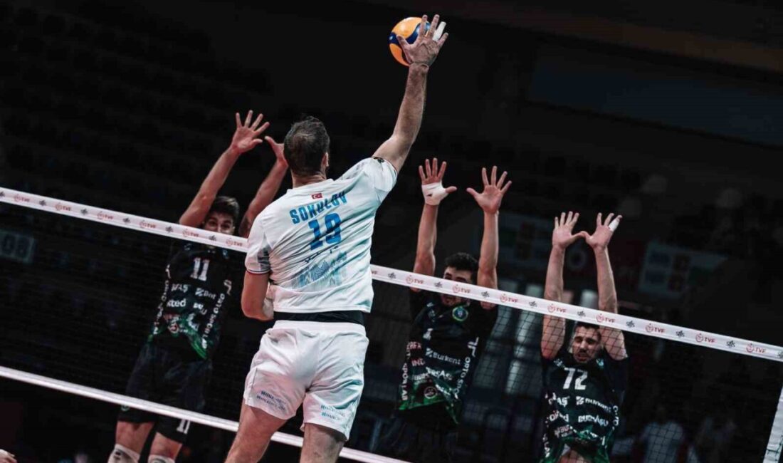 Halkbank, Efeler Ligi’nde Bursa Büyükşehir Belediyespor’u Temsilci 3-0’lık Skorla Geçti Efeler Ligi 4. haftasında Halkbank, Bursa Büyükşehir Belediyespor'u 3-0 yenerek