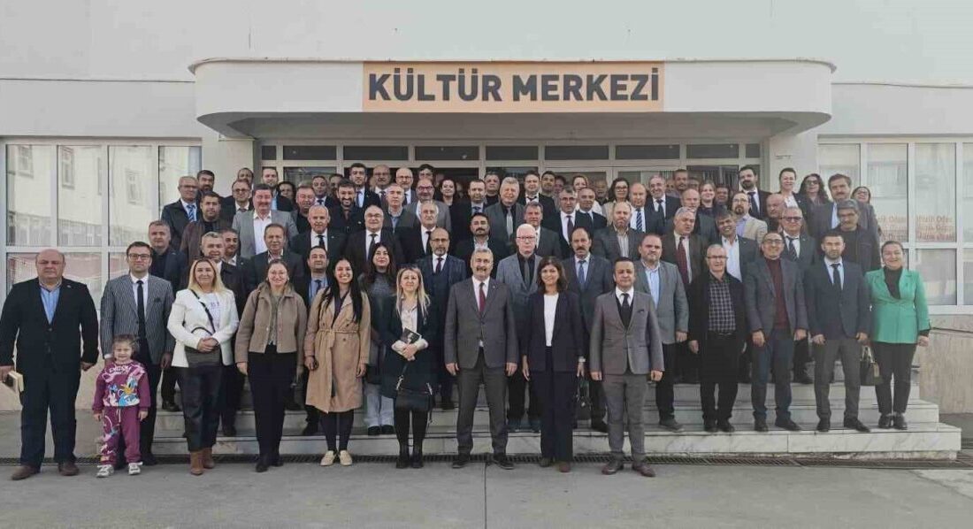 Efeler İlçe Milli Eğitim Müdürlüğü, "Eğitim Yöneticileri Okuyor" projesinin yeni