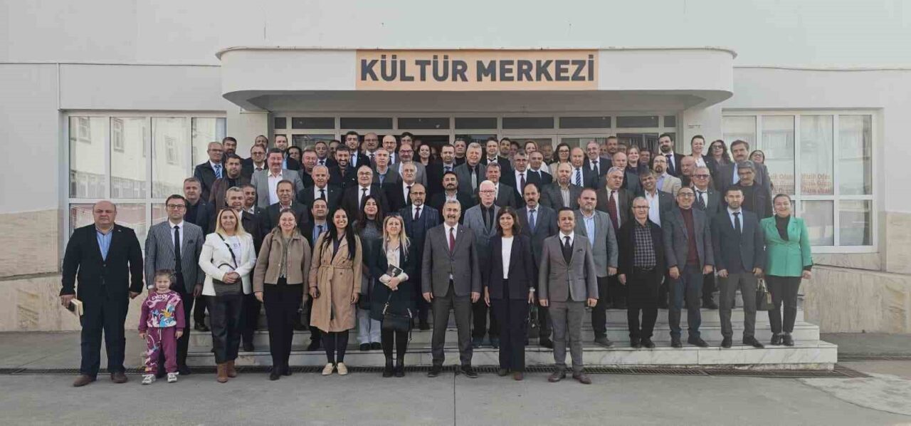 Efeler İlçe Milli Eğitim Müdürlüğü, "Eğitim Yöneticileri Okuyor" projesinin yeni