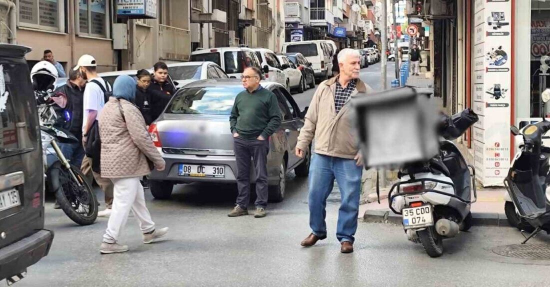 Aydın'ın Efeler ilçesinde, motokuryenin bir otomobille çarpışması sonucu bir kişi