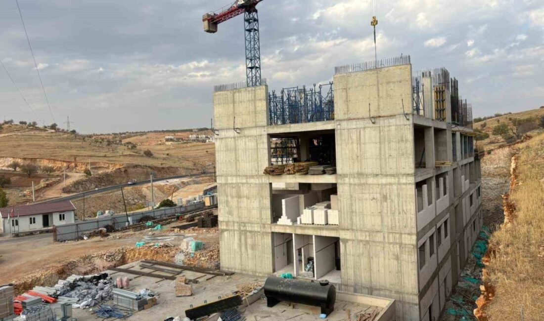 Diyarbakır Eğil’e Yapılacak Yeni Devlet Hastanesi ile Sağlık Hizmetleri Yeniden Şekilleniyor Diyarbakır’ın Eğil ilçesinde inşaatı devam eden 25 yataklı yeni devlet