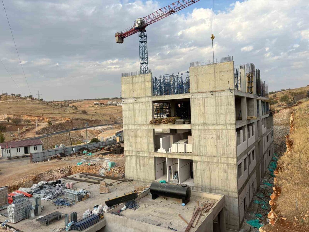 Diyarbakır’ın Eğil ilçesinde inşaatı devam eden 25 yataklı yeni devlet