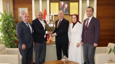 Eğitim Bir Sen Antalya Şube Başkanı Eyüp Bülent Miran ve