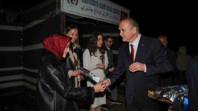 Düzce’de düzenlenen 24 Kasım Öğretmenler Günü etkinliğinde, Vali Selçuk Aslan,