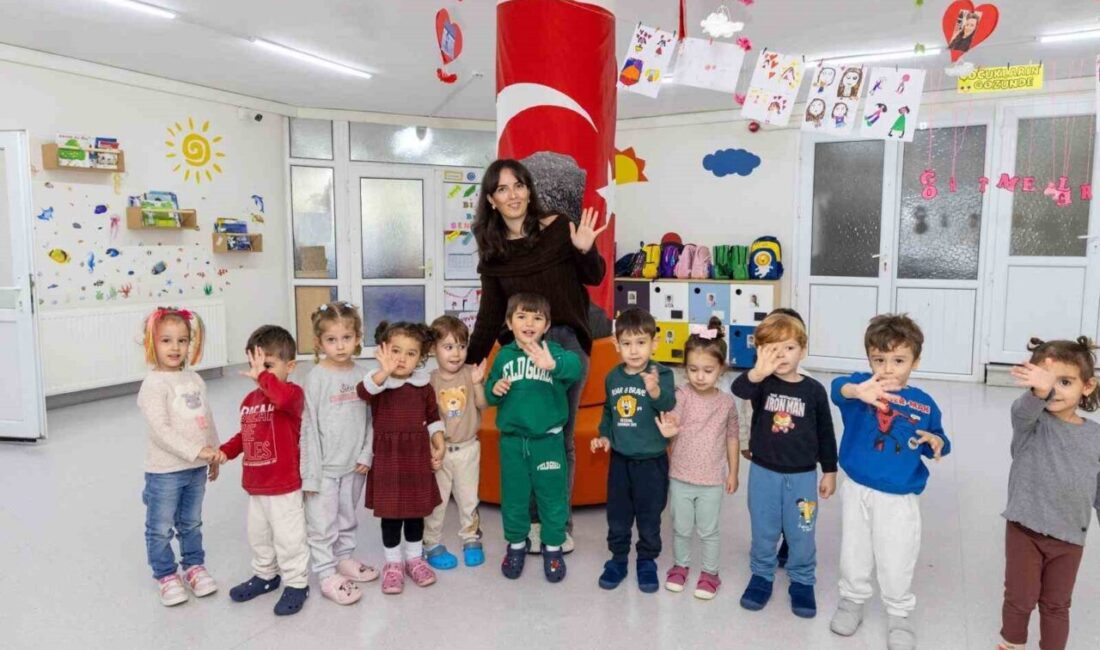 Başak Köse, 4 yaşında başladığı anaokuluna 25 yıl sonra öğretmen
