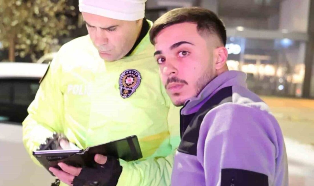 Aksaray'da ehliyetsiz araç kullanan 20 yaşındaki Sami Can A., muayenesiz