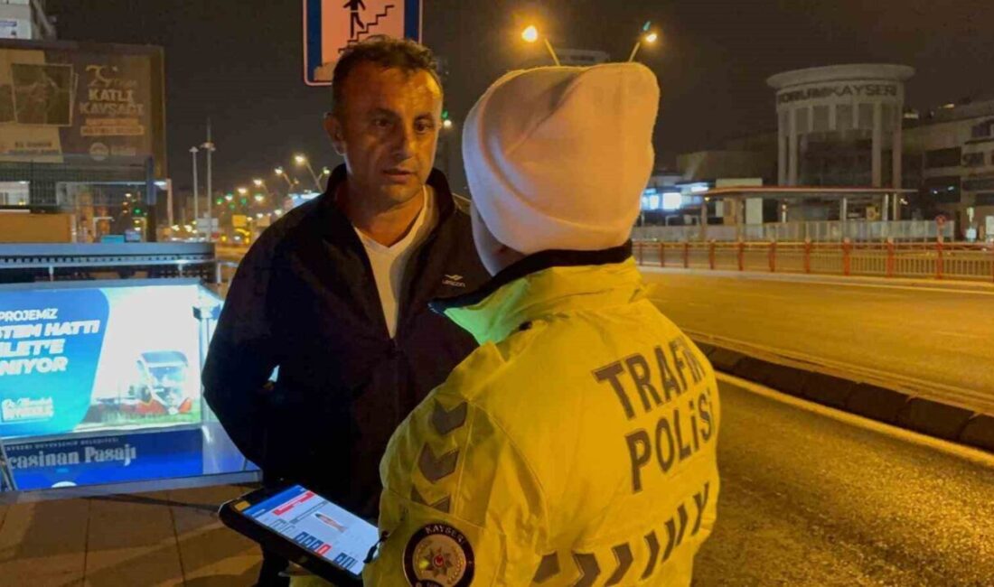 Kayseri'de yapılan trafik denetimlerinde, ehliyetsiz B.K. durduruldu. Kontrollerde, B.K.'nın ehliyetinin