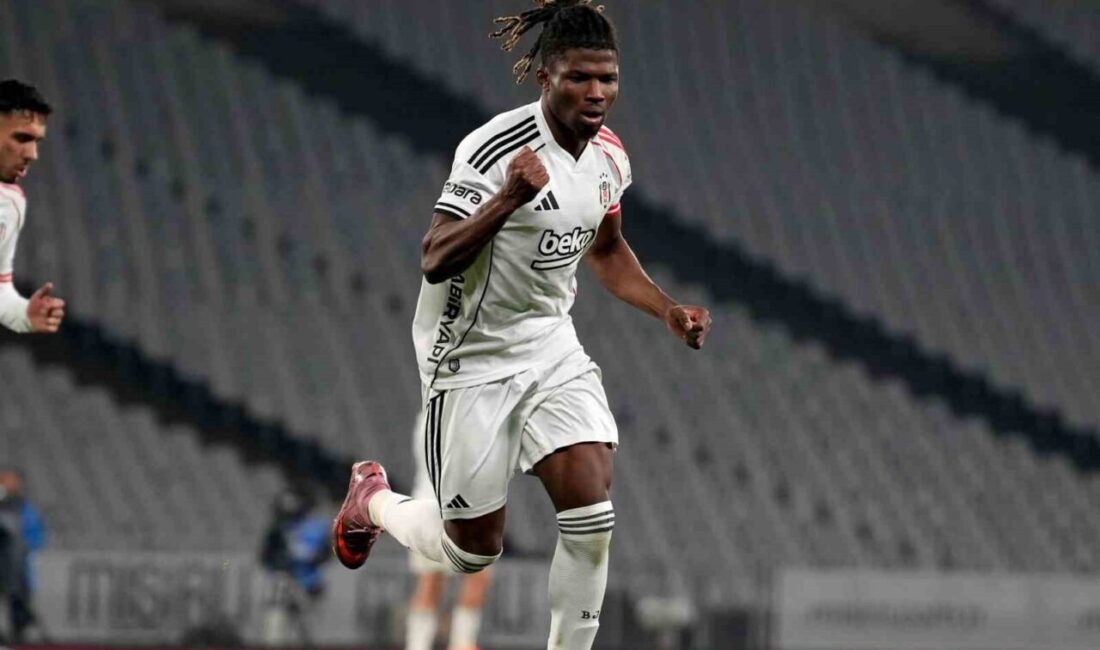 Beşiktaş’ın Fatih Karagümrük karşısında 2-0 kazandığı maçta El Bilal Toure, gollerine devam etti Beşiktaş, Trendyol Süper Lig'in 14. haftasında Fatih Karagümrük'ü 2-0 yenerek