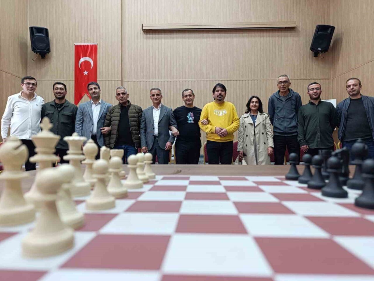 Bingöl'de 24 Kasım Öğretmenler Günü etkinlikleri çerçevesinde düzenlenen satranç turnuvası