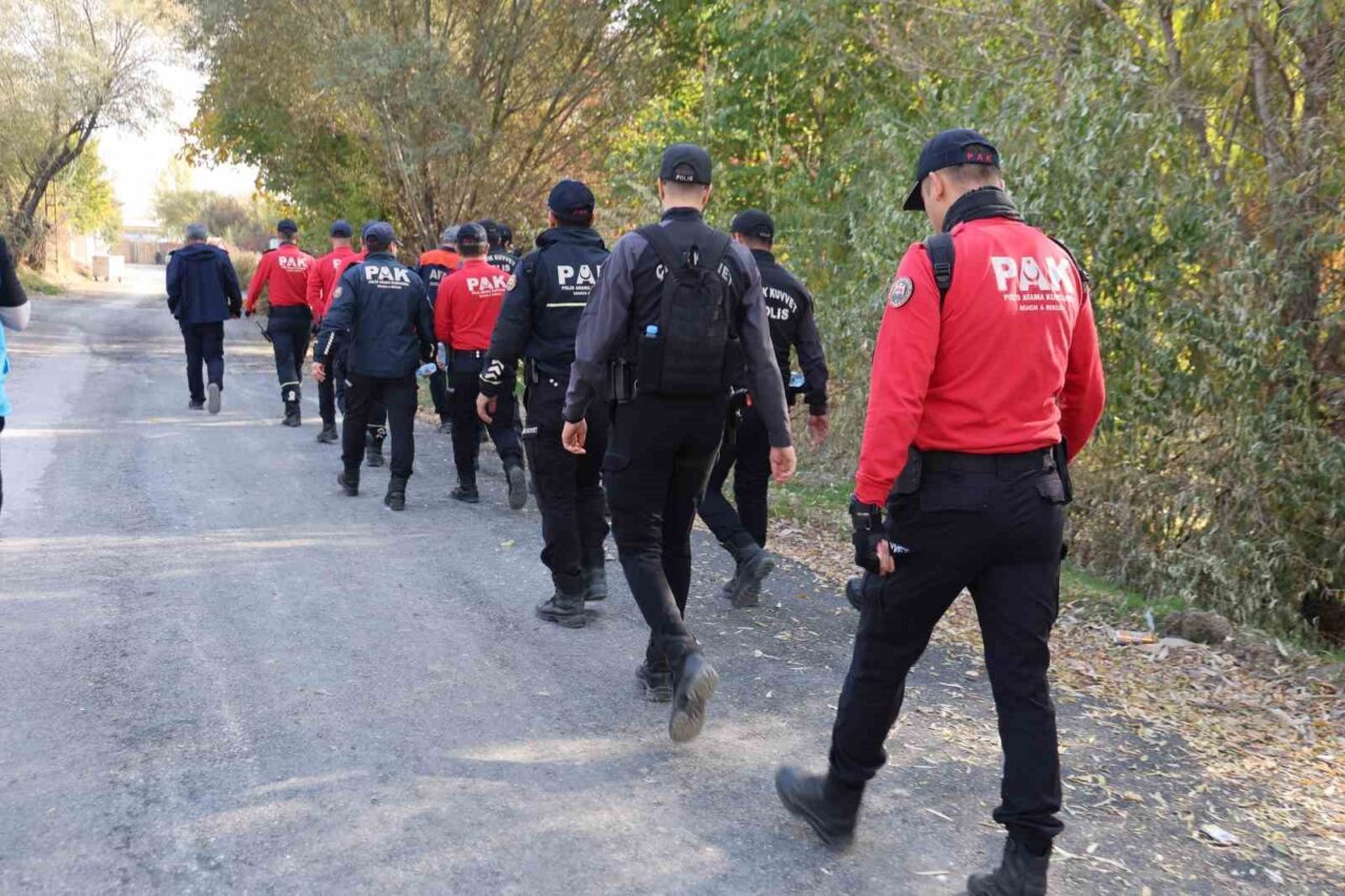 Elazığ’da Kayıp 11 Yaşındaki Otizmli Çocuk için Arama Çalışmaları Devam Ediyor