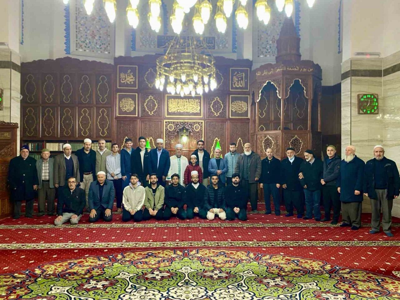 Elazığ'da geleneksel Sabah Namazı Buluşmaları devam ediyor. Sait Koç Camii'nde