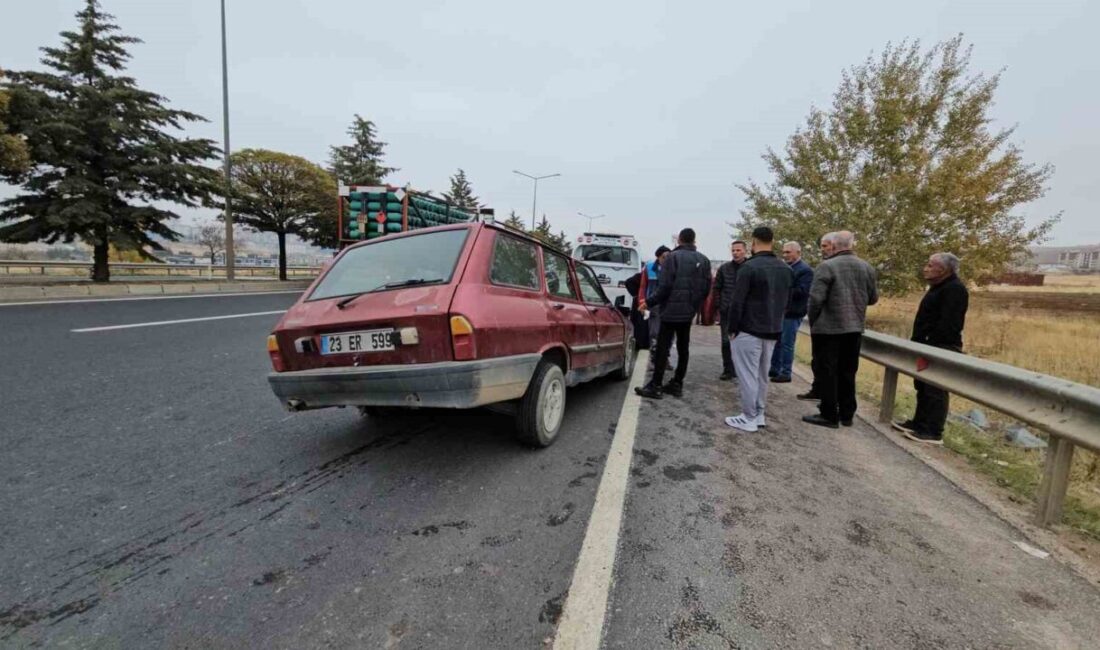 Elazığ'da Güneyçevre yolunda iki otomobilin çarpışması sonucu 2'si ağır 4