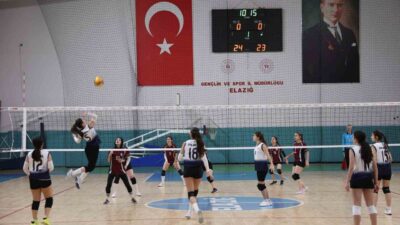 Elazığ'da düzenlenen Okul Sporları Gençler A Voleybol İl Birinciliği sona