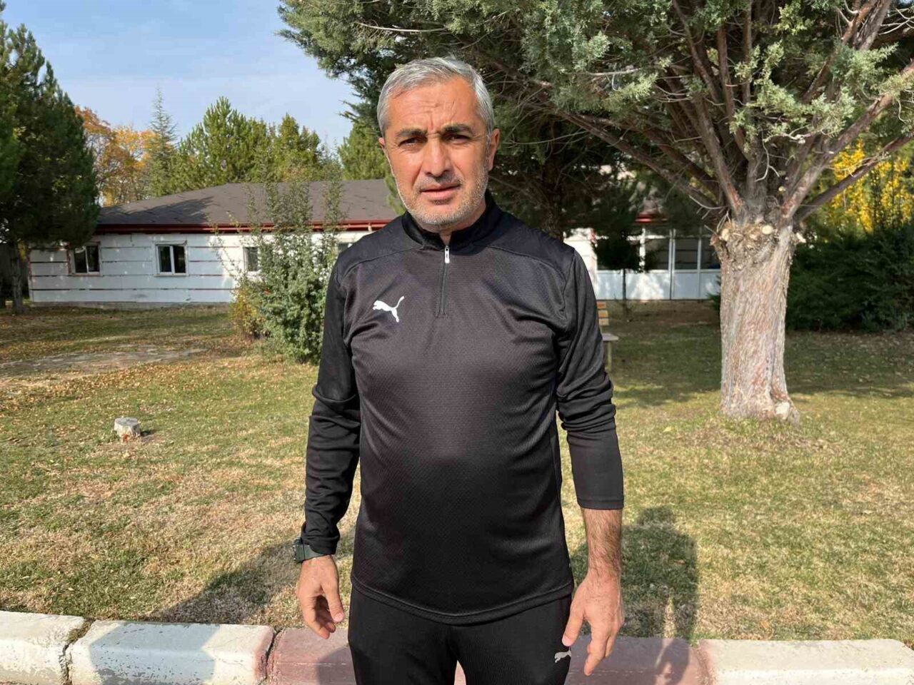 Elazığspor Teknik Direktörü Mustafa Sarıgül, takımın devre arasına kadar en