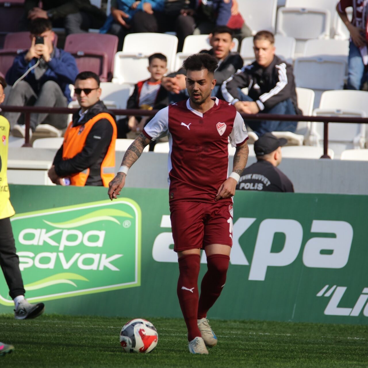 Türk futbolunda gerçekleşen büyük bahis skandalında, hakemlerin ardından Elazığspor'dan 5