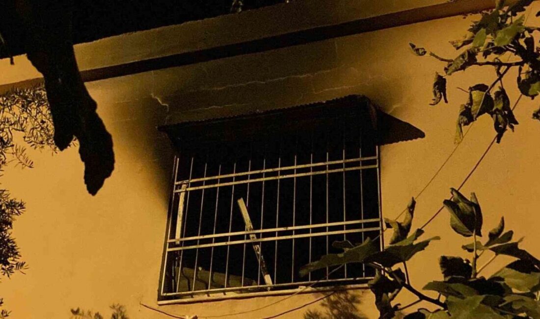 Mersin Erdemli’de elektrikli sobadan çıkan yangında 85 yaşındaki yalnız yaşlı adam yaşamını yitirdi Mersin'in Erdemli ilçesinde, elektrikli sobadan kaynaklandığı düşünülen bir yangında 85
