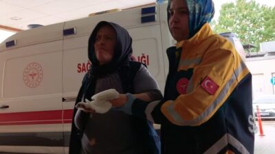 Bursa'nın İnegöl ilçesinde Elif A. (38), öğrenci yurdunda merdaneli ütüyle