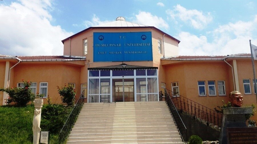Kütahya Dumlupınar Üniversitesi Emet Meslek Yüksekokulu'nda, 2025-2026 eğitim yılı için