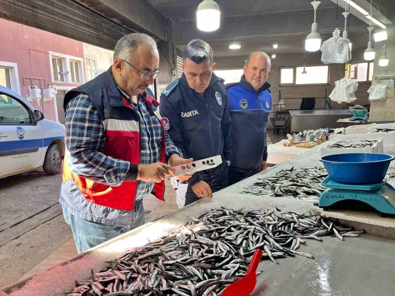 Emet İlçe Tarım ve Orman Müdürlüğü'ne bağlı veteriner hekimleri ve