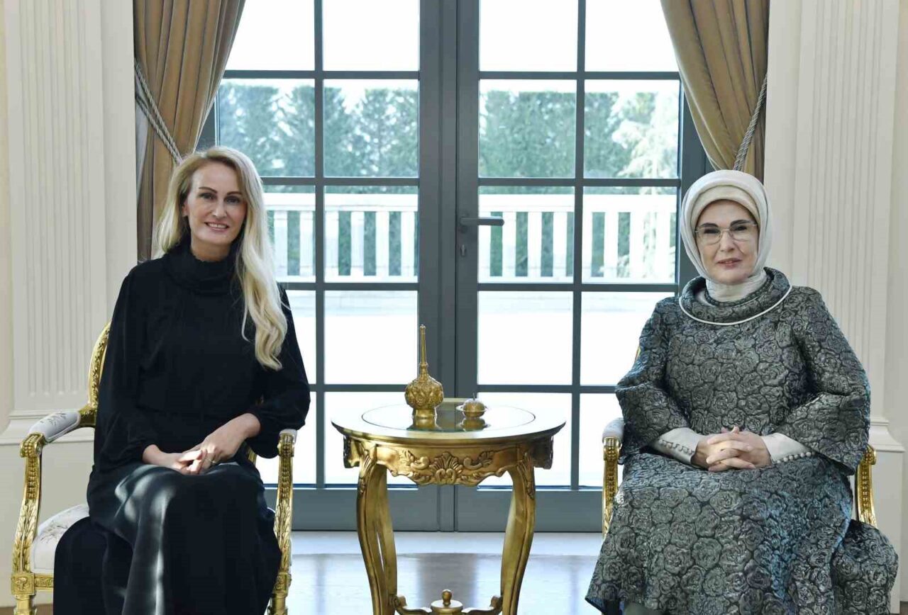 Emine Erdoğan, KKTC Cumhurbaşkanı Tufan Erhürman’ın eşi Nilden Bektaş Erhürman