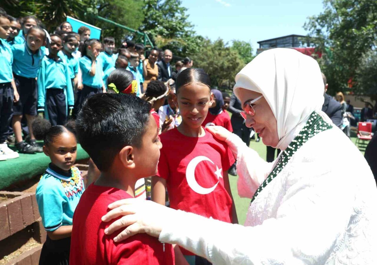 Emine Erdoğan, Güney Afrika ziyaretinin dostluk bağlarını güçlendireceğine inandığını ifade