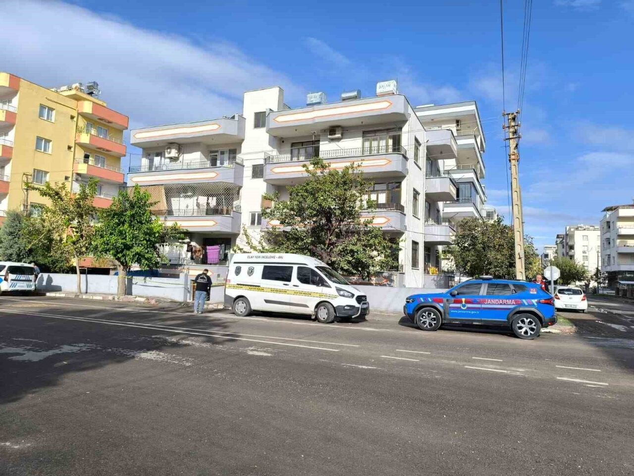 Emniyet Genel Müdürlüğü, Dörtyol'daki DEAŞ operasyonunda göğsünden vurulan Suriyeli Enes