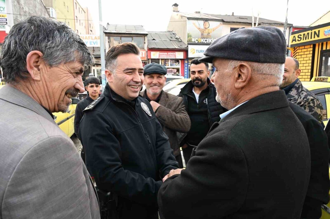 Ağrı İl Emniyet Müdürü Göksel Önder, Esnaf ve Vatandaşlarla Bir Araya Gelerek Güvenlik Taleplerini Dinledi