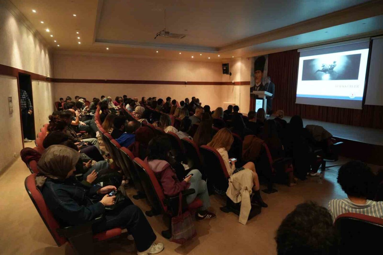 Ondokuz Mayıs Üniversitesi Tıp Fakültesi'nde, "Endometrium Kanserlerinde Multidisipliner Yaklaşım" konulu